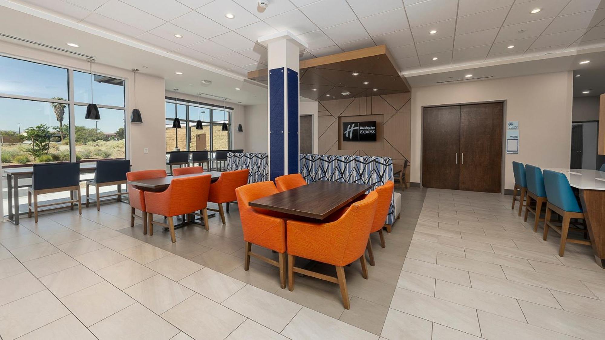 Holiday Inn Express & Suites Ridgecrest - China Lake By Ihg Exterior photo